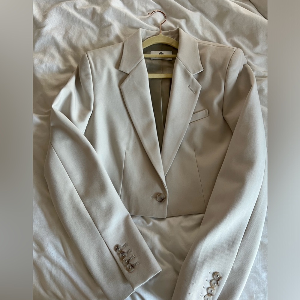 Aritzia cropped blazer, size small, beige
